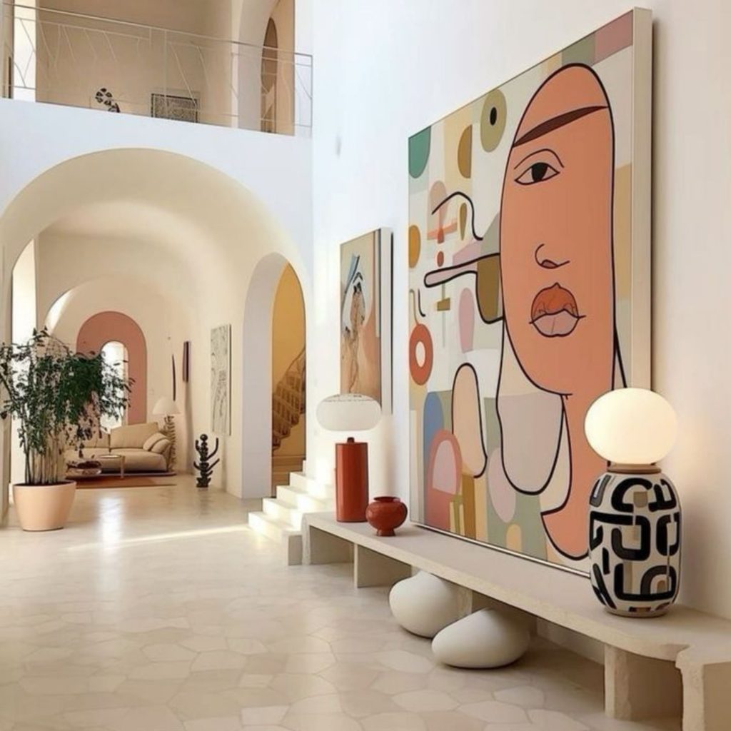 Combinação do maximalismo com o minimalismo.