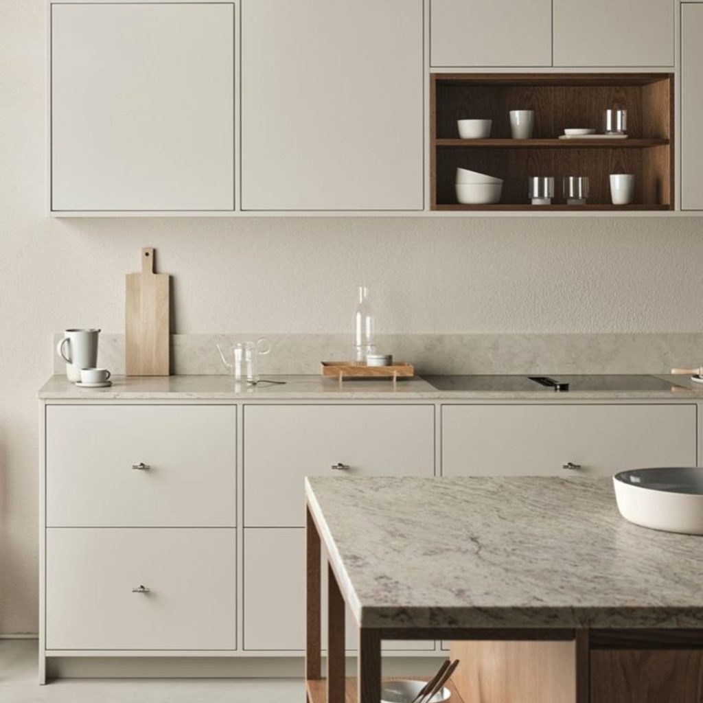 Cozinha moderna decorada num estilo nórdico.