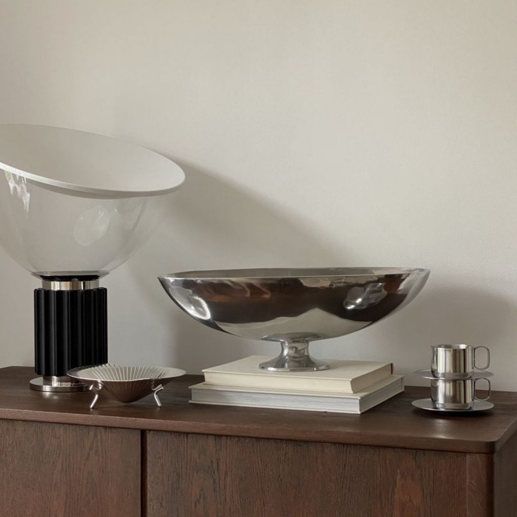 Elementos decorativos aplicados na sala de estar.