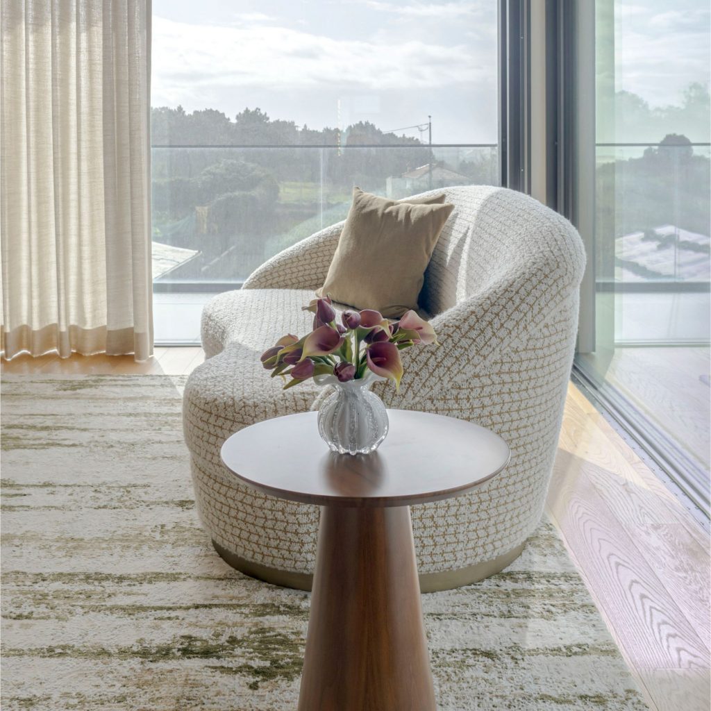 Espaço de lazer dentro do quarto, uma necessidade dos projetos de design de interiores atuais?