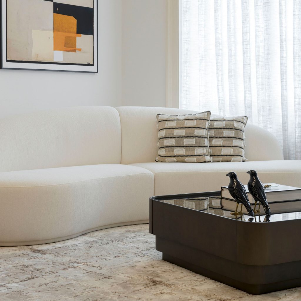 Sofá Cotton num escritório de estilo romântico.