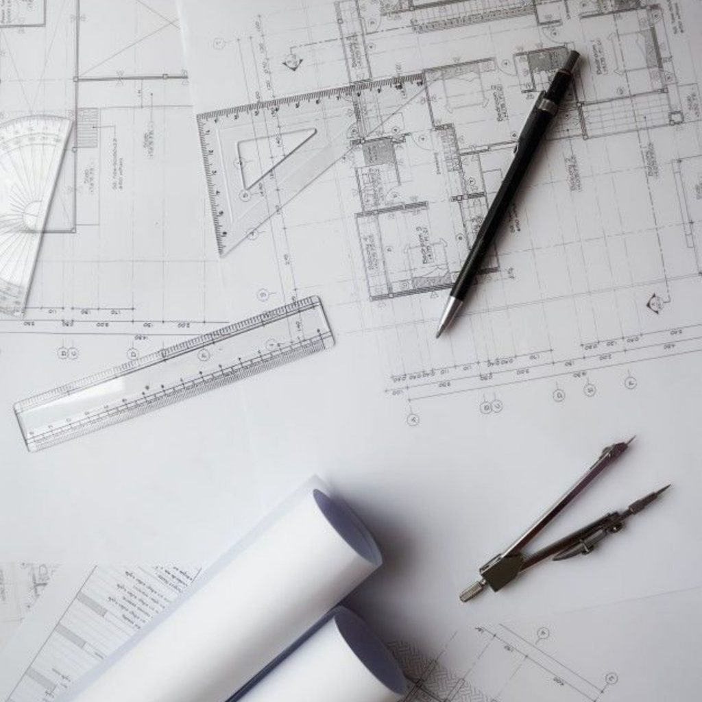 Intervenção do design de interiores através da reorganização de layouts ou reestruturação da relação entre as divisões.