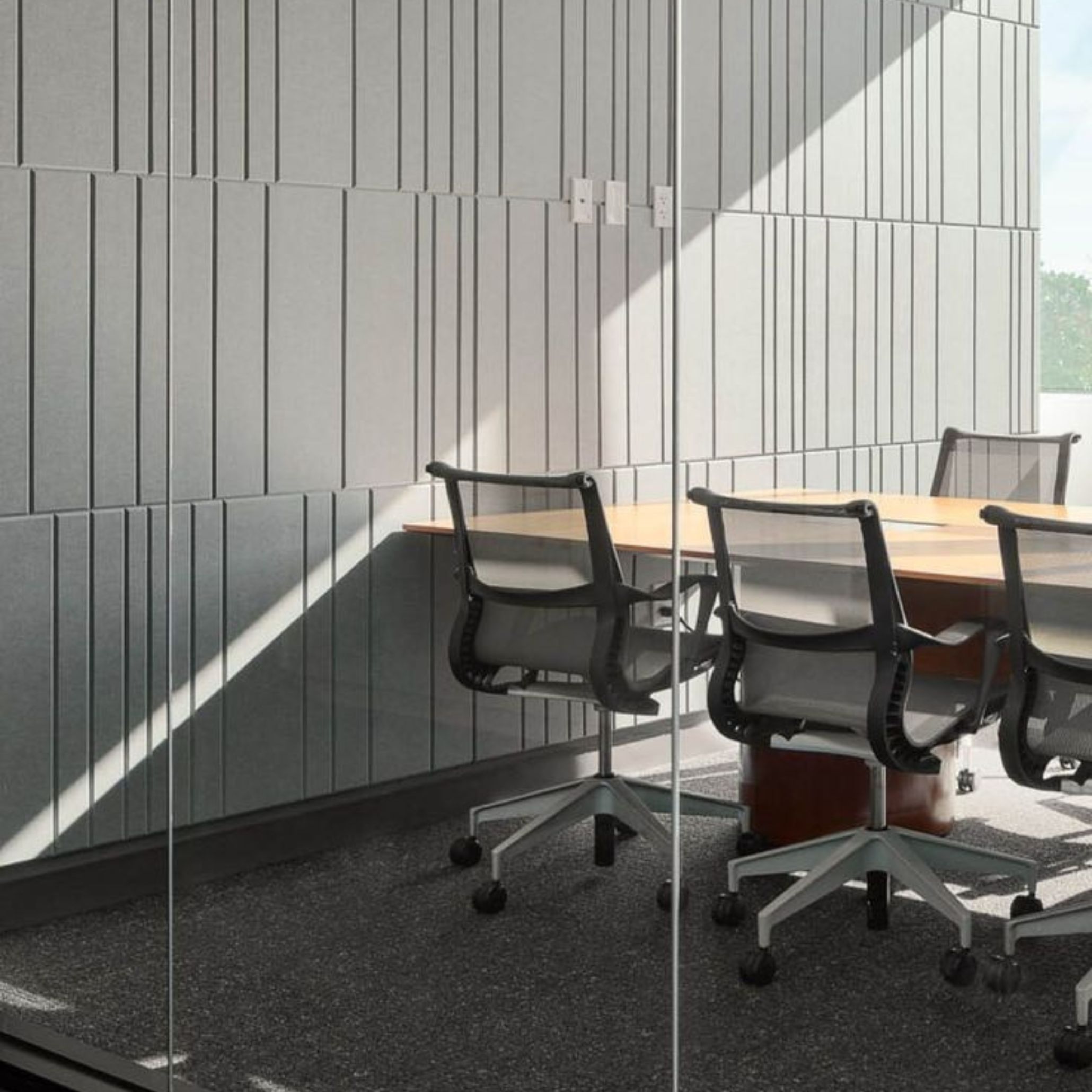 Um espaço de reunião minimalista onde os paineis acústicos moldam a forma como o som circula, suavizando fenómenos acústicos que poderiam perturbar a concentração. A luz natural atravessa o vidro e reforça a sensação de insonorização acústica, enquanto a presença discreta de espuma acústica contribui para um ambiente equilibrado. A mesa de madeira e as cadeiras ergonómicas coexistem com paineis acústicos que controlam o som e reduzem fenómenos acústicos, garantindo que a insonorização acústica se mantém eficaz. A composição final revela como a espuma acústica e os paineis acústicos trabalham em conjunto para estabilizar o som e minimizar fenómenos acústicos, elevando a qualidade da insonorização acústica.