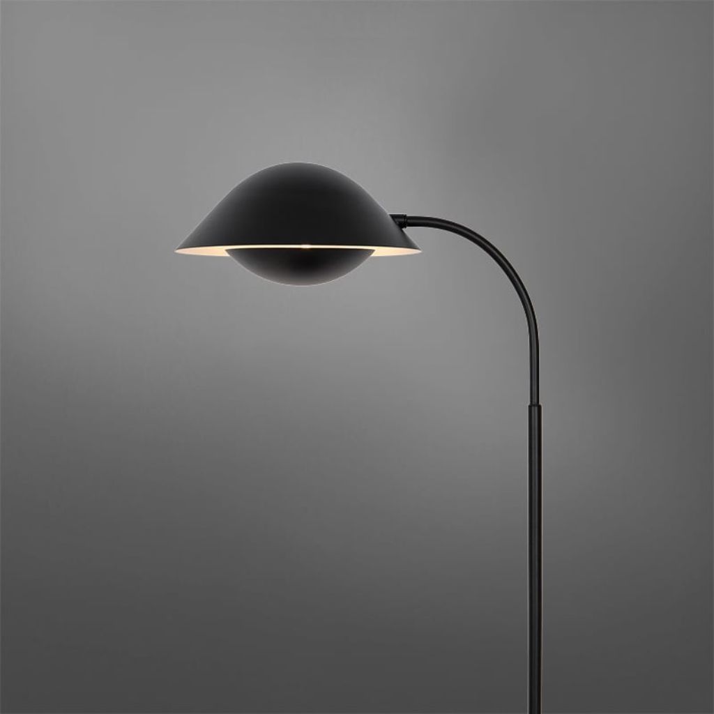 jota-barbosa-interiors-candeeiro-de-pe-freya-002 Luz suave que define a atmosfera da Iluminação, a presença do Candeeiro de pé, a linguagem dos Candeeiros de pé, a intenção da decoração, a serenidade da Iluminação, o gesto do Candeeiro de pé, a harmonia dos Candeeiros de pé e a precisão da decoração. A curva metálica reforça a pureza da Iluminação, o carácter do Candeeiro de pé, o rigor dos Candeeiros de pé, a elegância da decoração, a profundidade da Iluminação, o desenho do Candeeiro de pé, o detalhe dos Candeeiros de pé e a coerência da decoração. A luz quente celebra a intenção da Iluminação, a assinatura do Candeeiro de pé, a identidade dos Candeeiros de pé, a visão da decoração, a suavidade da Iluminação, o foco do Candeeiro de pé, o carácter dos Candeeiros de pé e a estética da decoração. A composição final integra a escala da Iluminação, a presença do Candeeiro de pé, a linguagem dos Candeeiros de pé, a intenção da decoração, a profundidade da Iluminação, o gesto do Candeeiro de pé, a harmonia dos Candeeiros de pé e a assinatura da decoração.