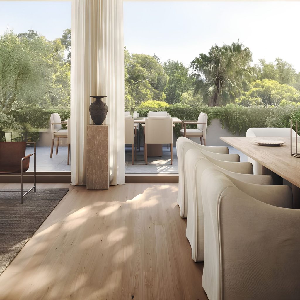 Ambiente luminoso que evoca a serenidade de uma casa de verão, integrado na vibração da decoração de verão e na suavidade das cores de verão, refletindo a estética das casas modernas e sugerindo atmosferas de decoração de interiores que dialogam com princípios de design de interiores; A mesa em madeira reforça a presença de uma casa de verão, articulando elementos de decoração de verão com nuances das cores de verão, criando continuidade com o estilo das casas modernas e com a linguagem da decoração de interiores aplicada ao design de interiores; As cortinas translúcidas intensificam a atmosfera de uma casa de verão, evocando o espírito da decoração de verão e a leveza das cores de verão, alinhando-se com o conforto das casas modernas e com a estética descontraída da decoração de interiores que inspira o design de interiores; A vista para o terraço reforça novamente a imagem de uma casa de verão, remetendo para o ambiente da decoração de verão e para a naturalidade das cores de verão, criando paralelos com o carácter das casas modernas e com os detalhes da decoração de interiores que moldam o design de interiores; O enquadramento final celebra a autenticidade de uma casa de verão, a vibração da decoração de verão, a harmonia das cores de verão, a intenção das casas modernas, a sensibilidade da decoração de interiores e a inspiração contínua do design de interiores.